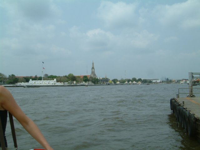 chaophrayaandwatarun.jpg