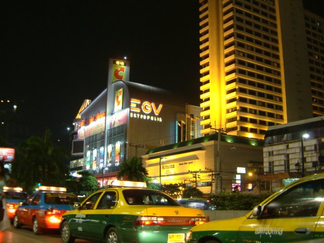 radjadamriroadandarnomahotel.jpg