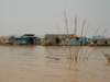 floatinghousesontonlsap_small.jpg