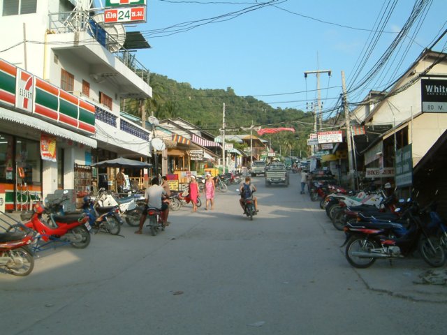 mainstreetofmaehaad.jpg